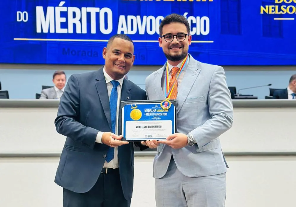 Vereador Wilson Lands homenageia Vitor Elizeu Lima Guilhem com Medalha Legislativa do Mérito Advocatício Doutor Nelson Trad